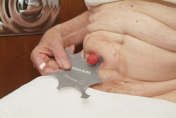 V případě potřeby změřte velikost vaší stomie pomocí měřící šablony.