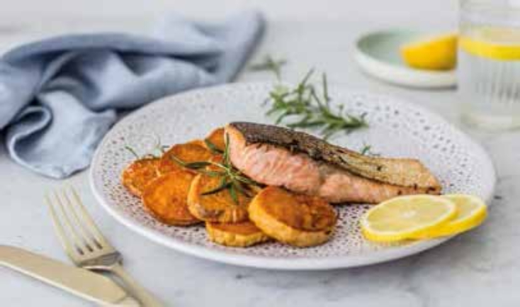 Ryba na kmíně s bylinkami a pečenými batáty 