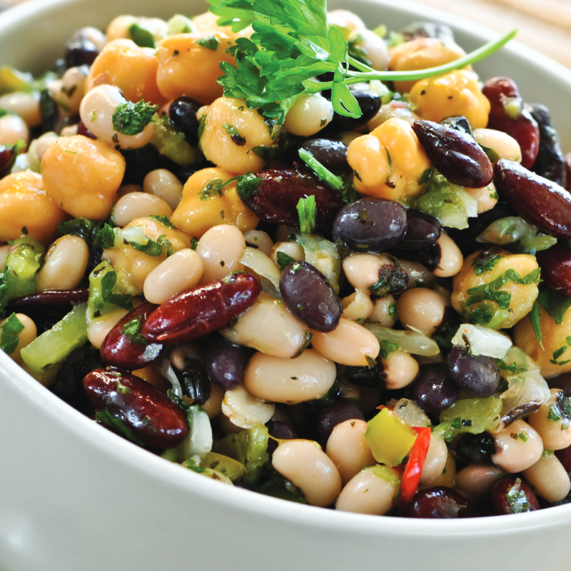 Miska s fazolovým salátem