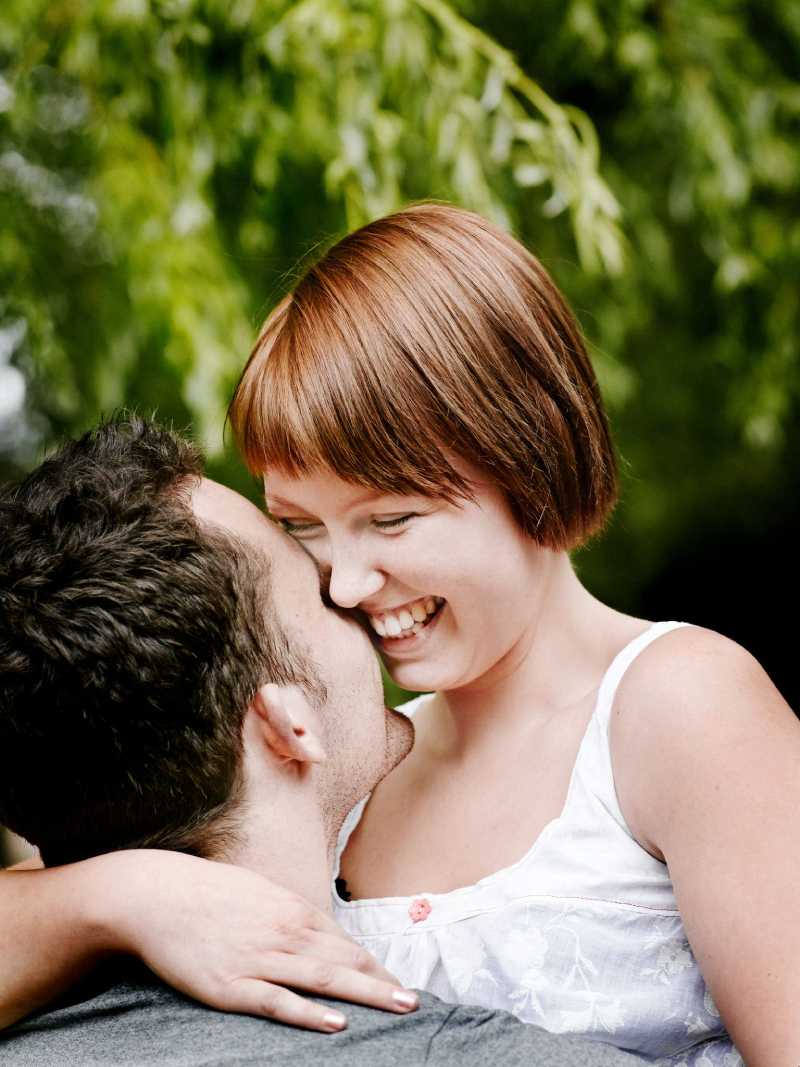 Objímající se pár